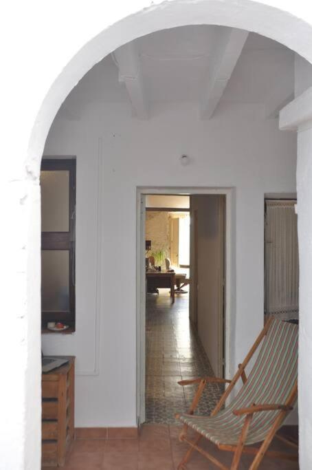 Traditional House Roses Extérieur photo